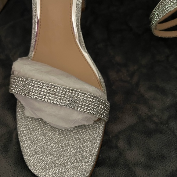 New - beautiful BM Heel - Picture 3 of 4